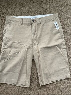 Amazon Essentials Beige Flat-Front Men's Shorts